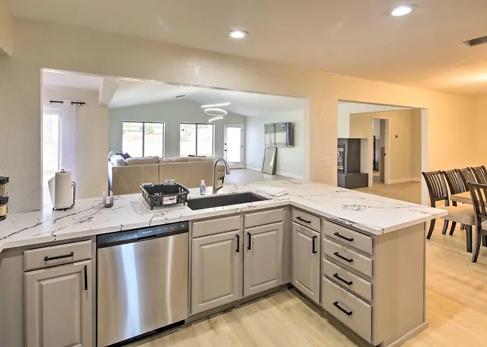 Modern Havasu Retreat: & Mountain Views! *