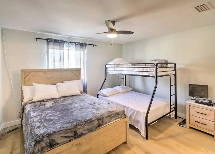 Modern Havasu Retreat: & Mountain Views! Holiday home