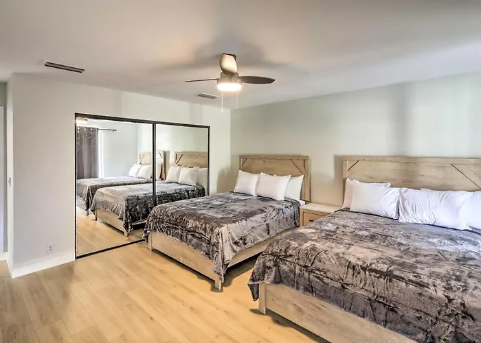 Holiday home Modern Havasu Retreat: & Mountain Views!