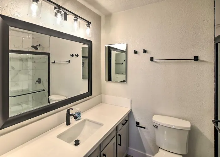 Modern Havasu Retreat: & Mountain Views!