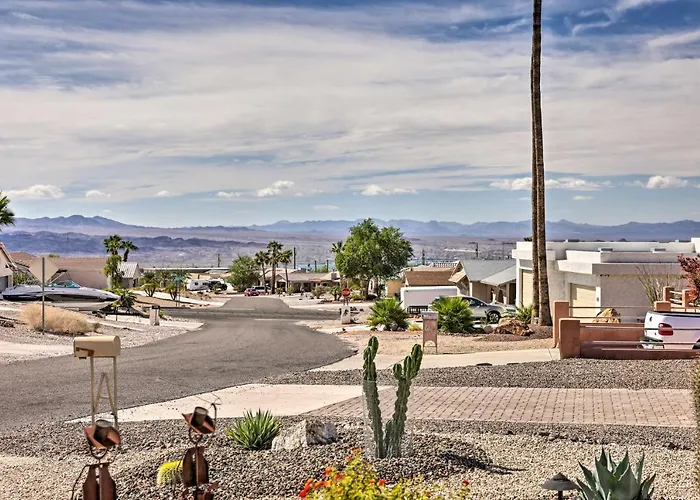 Modern Havasu Retreat: & Mountain Views! Holiday home Lake Havasu City