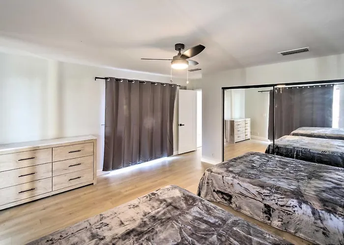 Holiday home Modern Havasu Retreat: & Mountain Views!