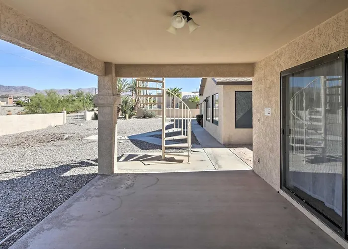 Modern Havasu Retreat: & Mountain Views! Holiday home Lake Havasu City