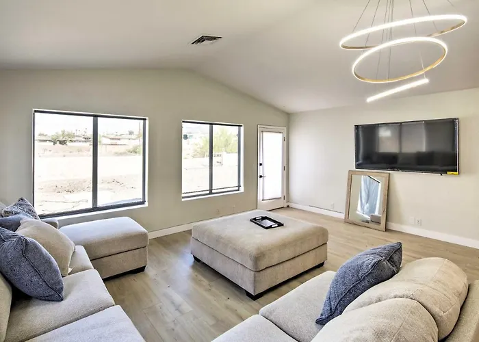 Modern Havasu Retreat: & Mountain Views! * Lake Havasu City