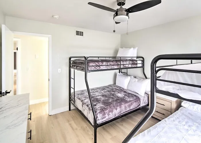 Holiday home Modern Havasu Retreat: & Mountain Views! *