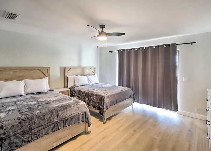 Holiday home Modern Havasu Retreat: & Mountain Views!