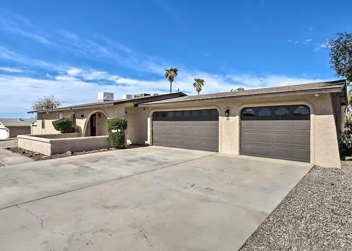 Modern Havasu Retreat: & Mountain Views! Holiday home